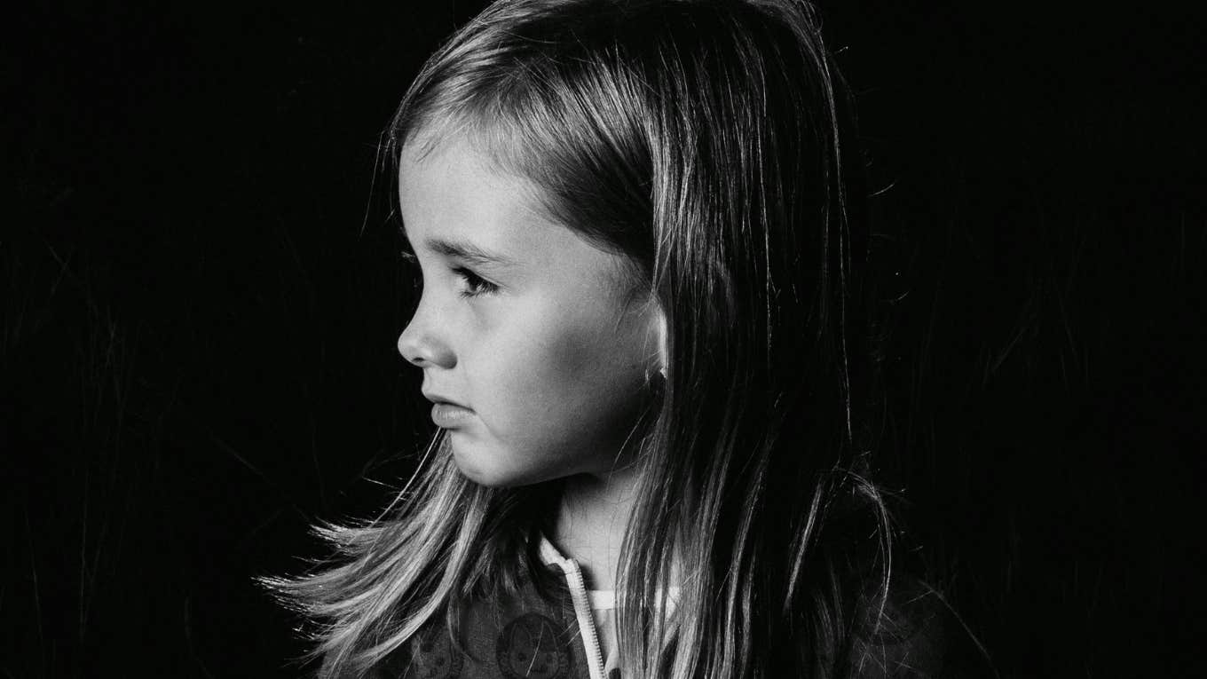 Things A Childhood Trauma Therapist Is 'Begging Parents To Stop Doing' ASAP Child with trauma.